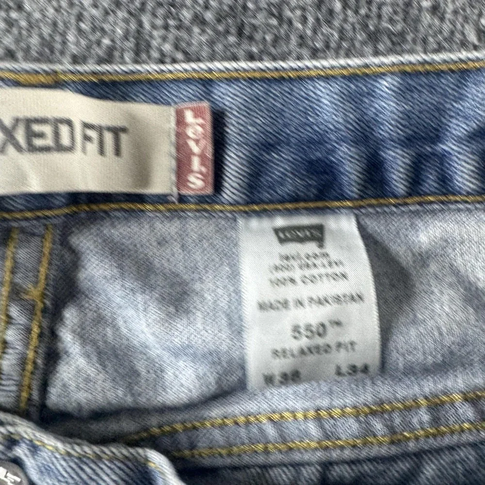 Levis 550 Jeans Mens 38x34 Blue Relaxed Tapered Light Wash Denim Workwear Pants